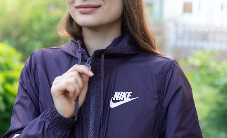 Unlock Unmatched Style and Comfort with Nike Tech Fleece: Your Go-To Choice for Trendy Clothing!